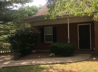 106 Crosskey Rd, Versailles, KY 40383