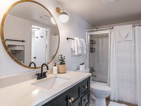 5th image of 2289 Sierra Nevada Rd #J8