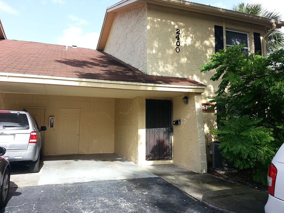 House with Carpot