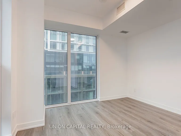 100 Queen St E #909 — Photo 14