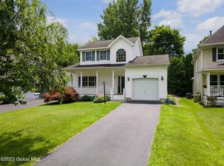 37 Victoria Way, Albany, NY 12205