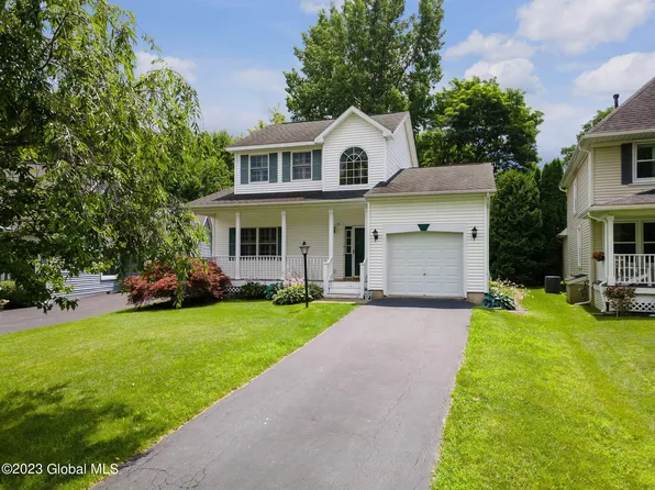 37 Victoria Way, Albany, NY 12209