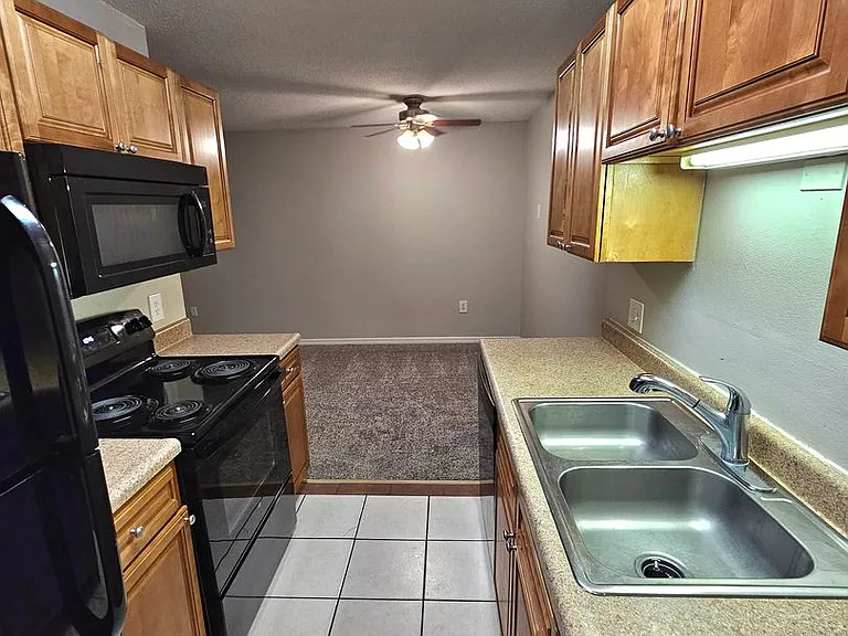 1695 Lee Rd #D213 — Photo 11