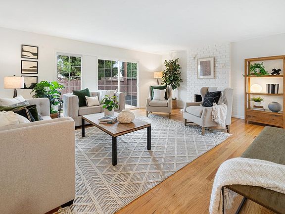 5th image of 807 Iris Ave
