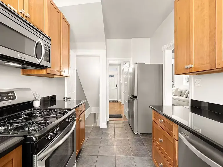 637 Keefer Pl NW — Photo 11