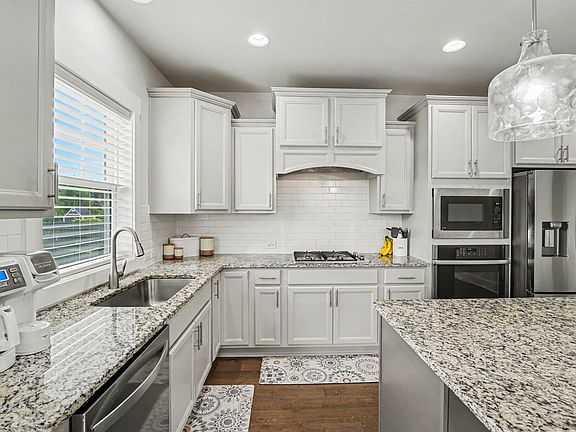 5th image of 2420 Glade Mill Ct