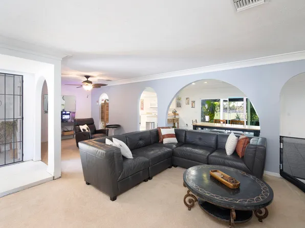 821 NE Town Terrace, Jensen Beach, FL 34957