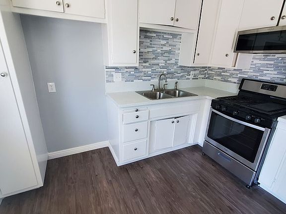 3rd image of 2414 Carnegie Ln APT E