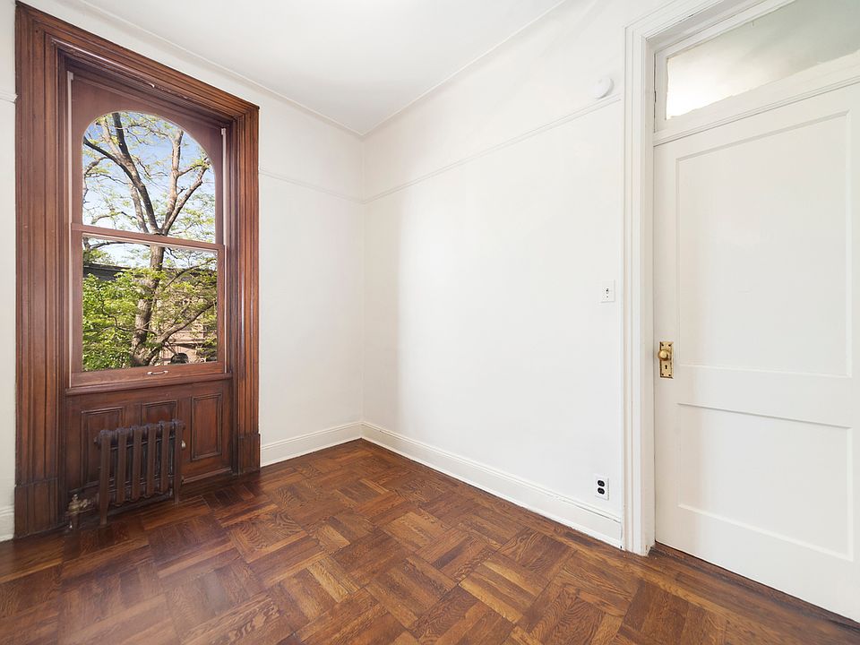 1st image of 110 Garfield Pl #2