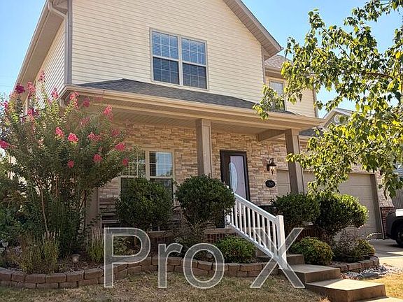 2nd image of 1500 NE Dysart Woods Ln