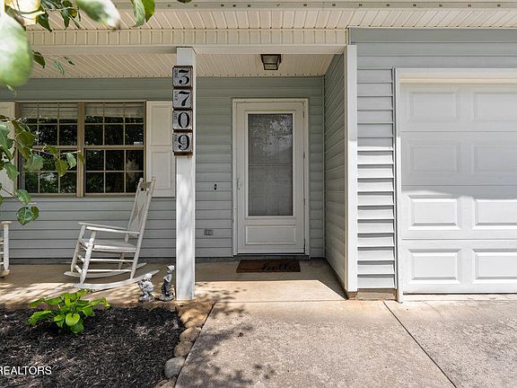 4th image of 3709 Holgate Ln