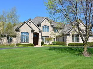 11409 N Canterbury Dr, Mequon, WI 53092