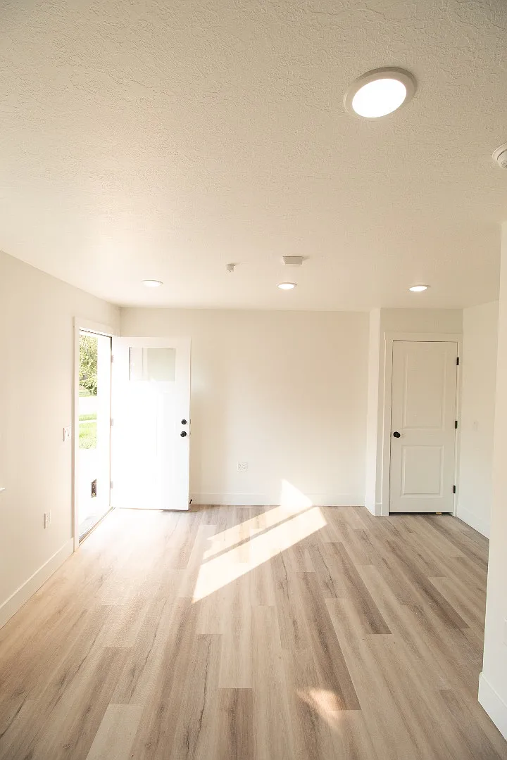 250 Fredregill Rd - Building 1 Unit 101 — Photo 1