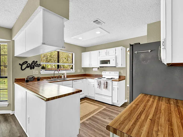 308 Mack Dr — Photo 24