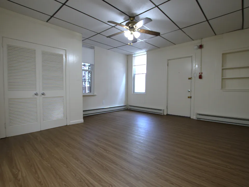 Building Photo 3