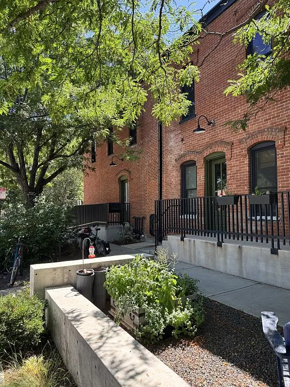 2959 N Franklin St — Photo 2