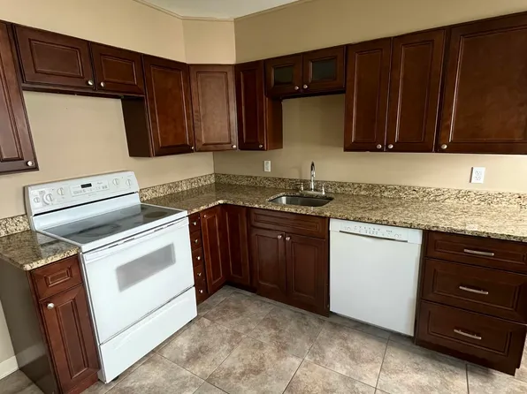 612 Oak St APT 2, Old Forge, PA 18518