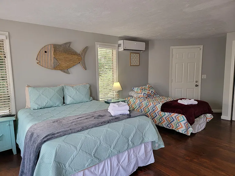 10 Willow Ave — Photo 20