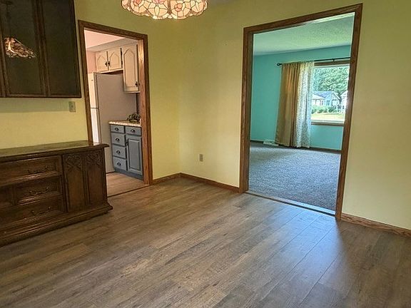 5th image of 618 Burkhart Ave