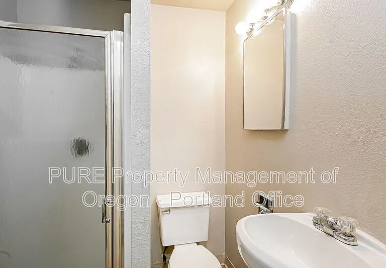 7016 N Amherst St — Photo 6