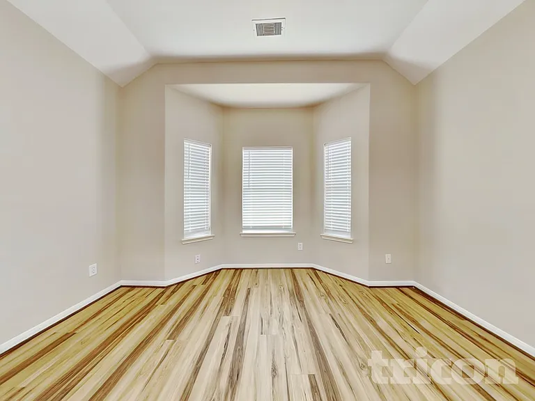 8523 W Highlands Xing — Photo 9