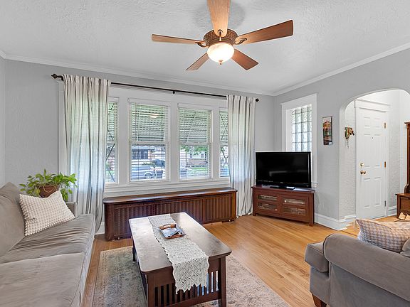 2nd image of 3108 N 76th Ave