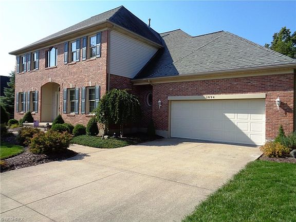 3rd image of 1094 Arrowhead Dr