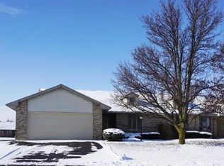 2008 Cobblestone Dr, Findlay, OH 45840