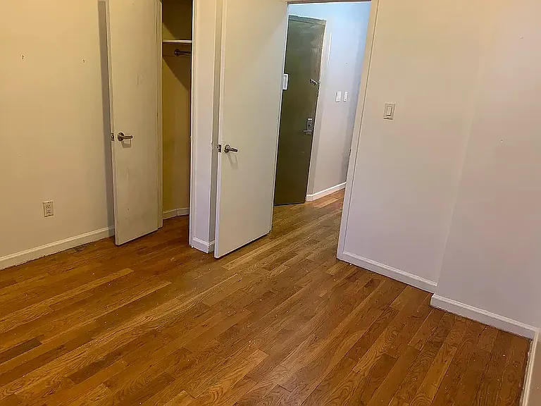 343 Grove St #3R — Photo 8