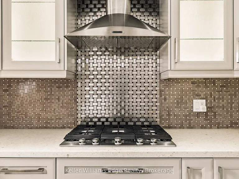 6760 Dillingwood Dr — Photo 16