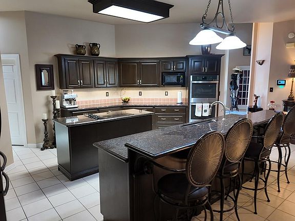 5th image of 107 Henderson Rd