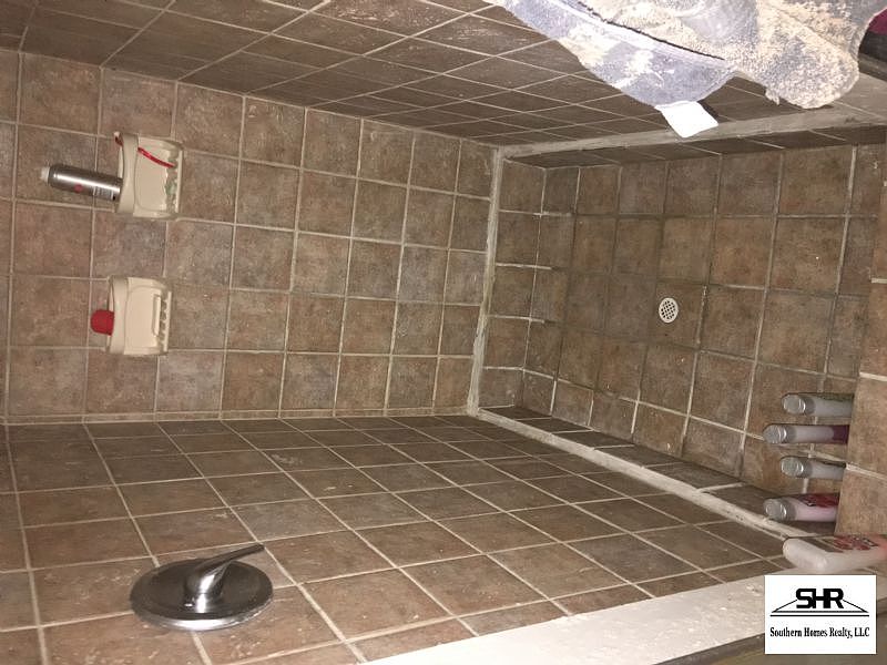 2nd image of 7009 Lillian Hwy #A