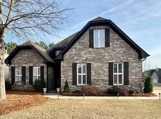 1000 Riviera Dr, Calera, AL 35040