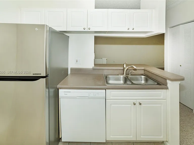 17145 N Bay Rd #4203 — Photo 9