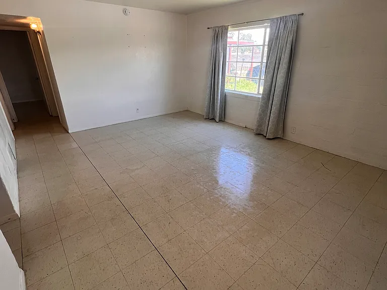 2617 S Norton Vis — Photo 4