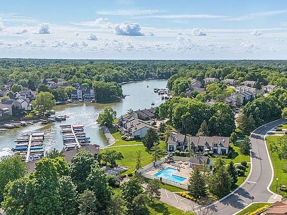 3rd image of 8158 Shorewalk Dr Unit F