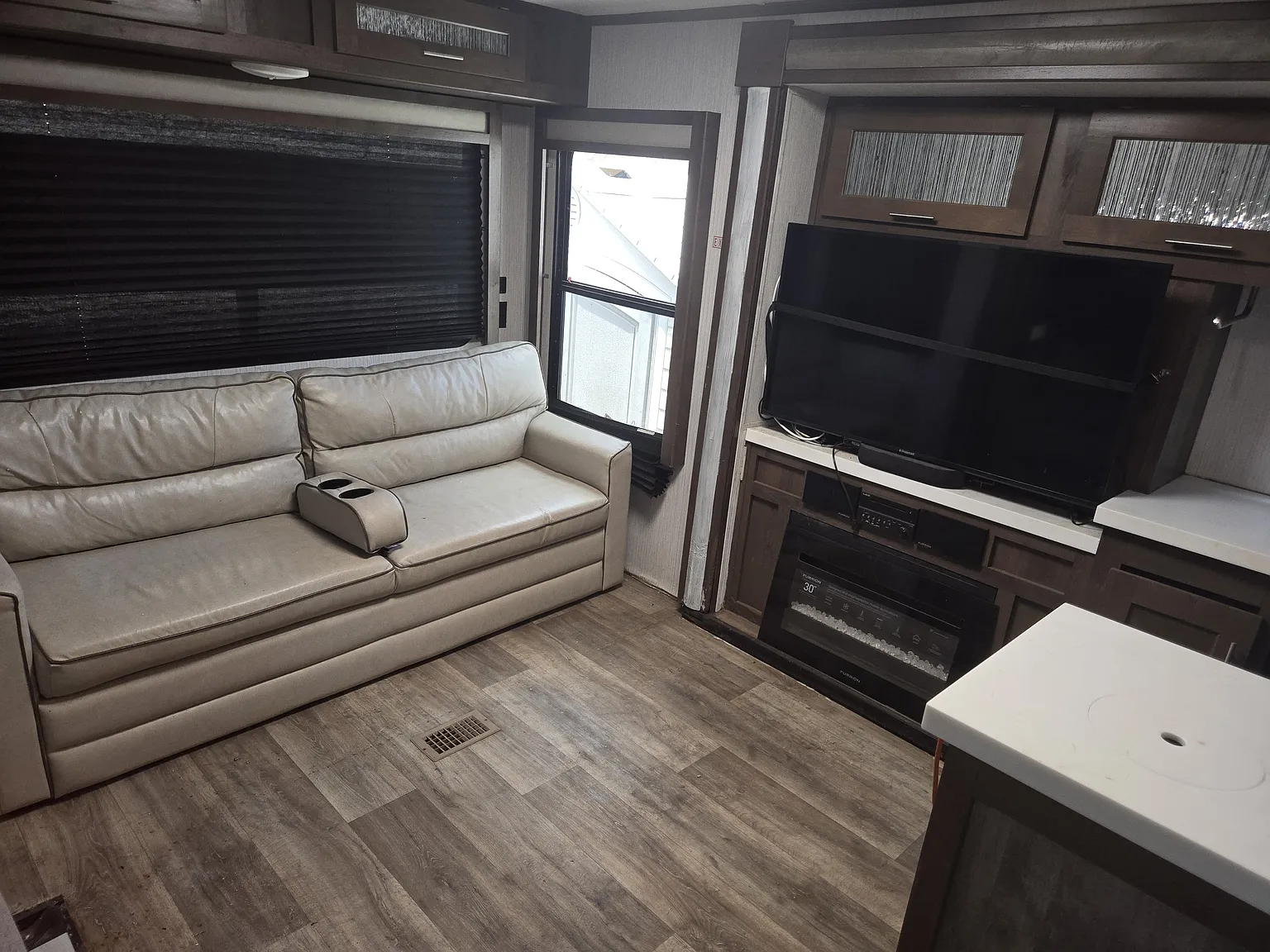 1 bed, $1,295 — Photo 3