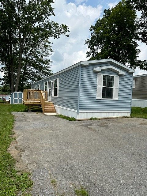 Exterior Image-12-Redman Homes 113M Laurel Woods