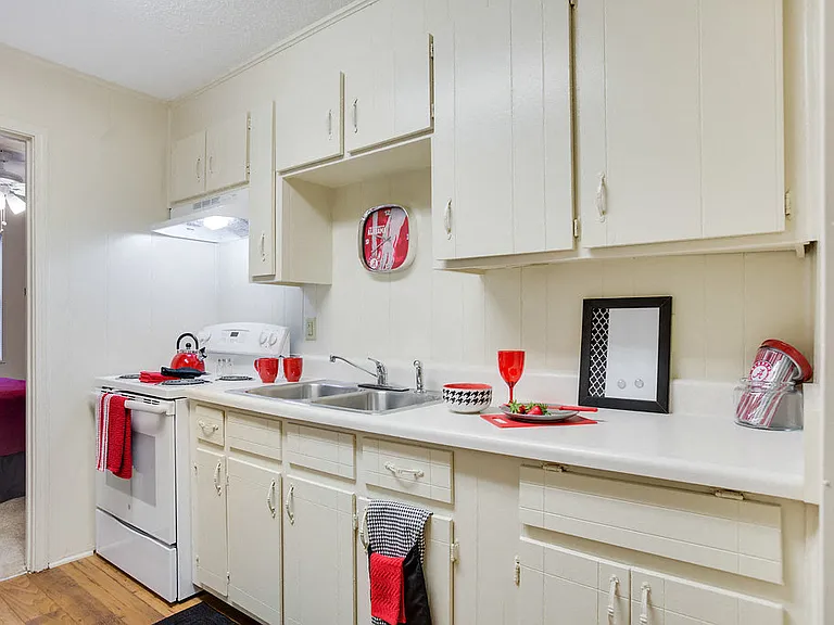 Bright Cheery Kitchens!