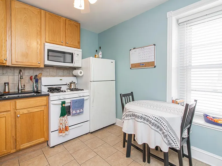 454 Leverington Ave #2 — Photo 5