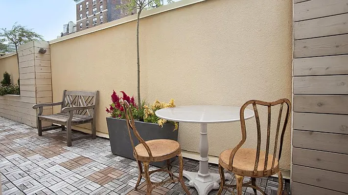 Sold by Fenwick Keats Real Estate | media 2