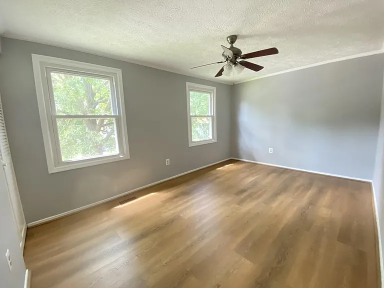 8513 Woodfall Rd — Photo 17