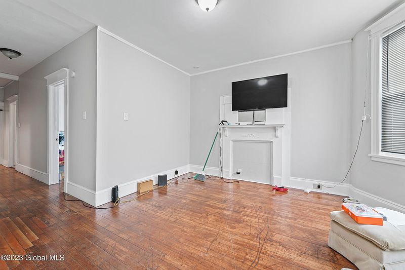 5th image of 530 Hudson Avenue