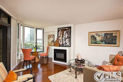 2nd image of 500 W Harbor Dr Unit 915