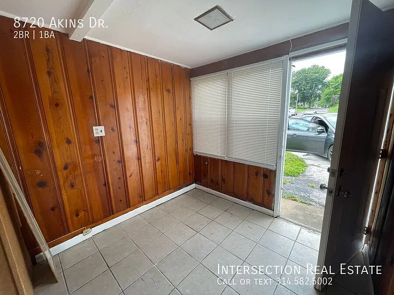 8720 Akins Dr — Photo 12