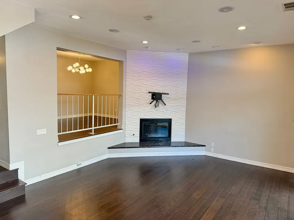 408 N Broadway #C
