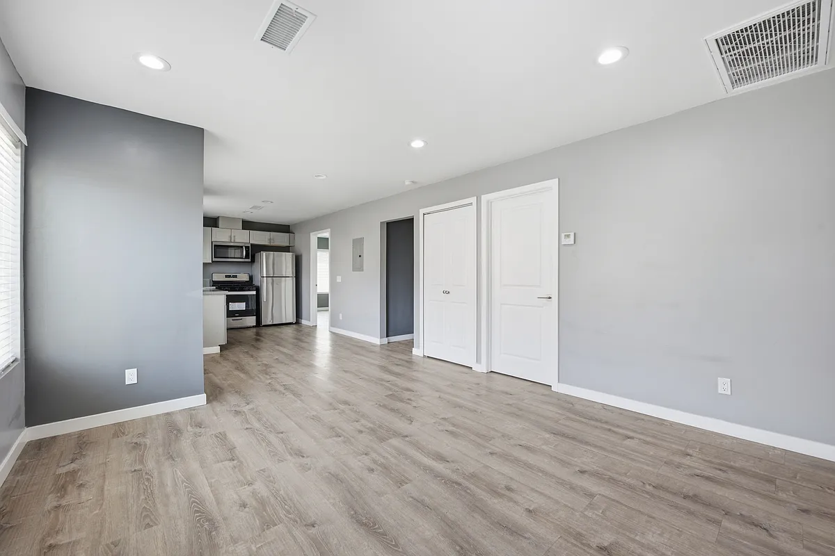 Building Photo - 2423 Smokewood Pl #1
