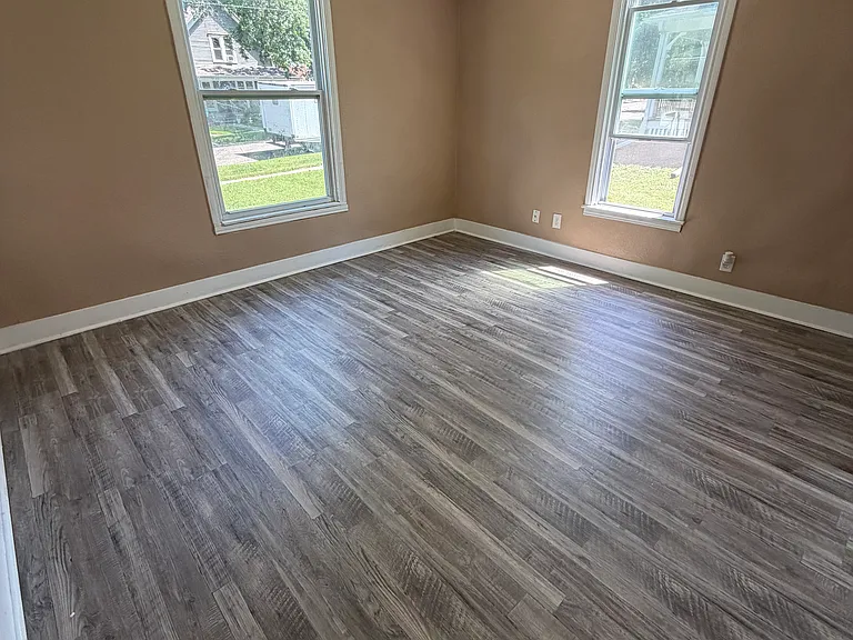 5235 Walker Ave — Photo 7
