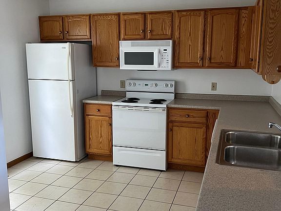 5th image of 110 N Birchwood Dr