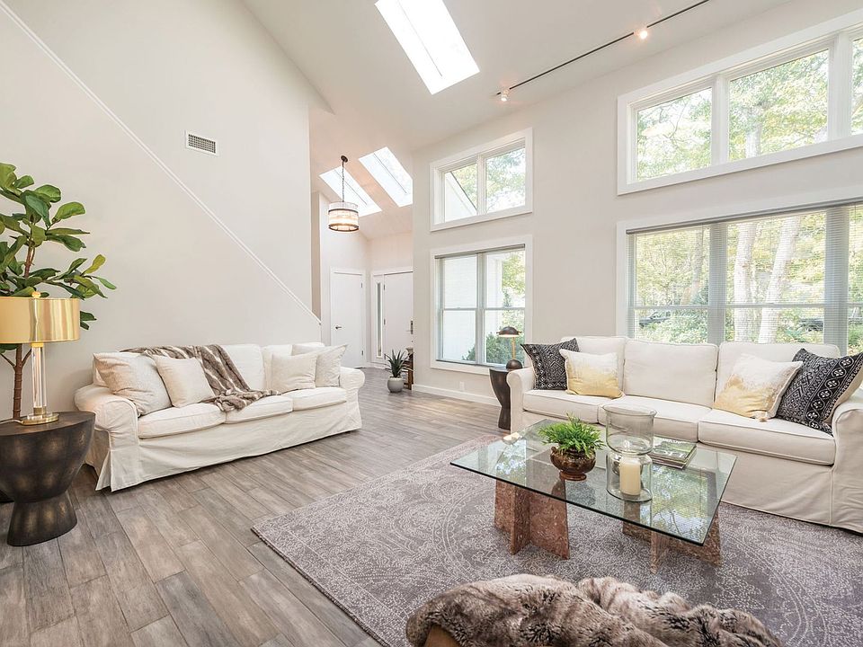 102 Montauk Blvd, East Hampton, NY 11937 Zillow